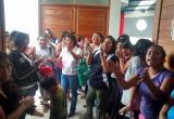Padres de familia de colegio Rosa Flores de Oliva protestan. (Foto RPP)