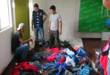 Ropa de contrabando incautada por la Policía en Chiclayo. (Foto RPP)