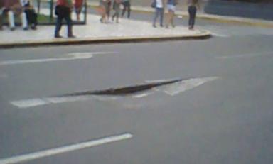 Así se encuentra el pavimento en la céntrica calle Elías Aguirre. (Foto eldigital.pe)