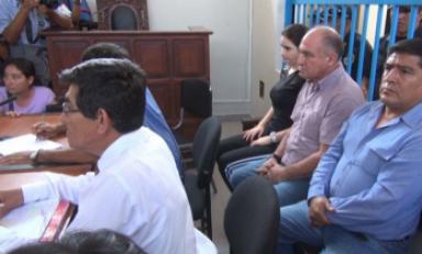 El exalcalde de Chiclayo, Roberto Torres, y su pareja Katiushka del Castillo. (Foto Andina)