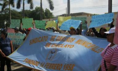Jubilados exigen pagos atrasados