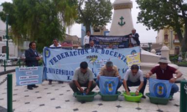 Docentes de la UNPRG lavan banderas por los presuntos actos de corrupción