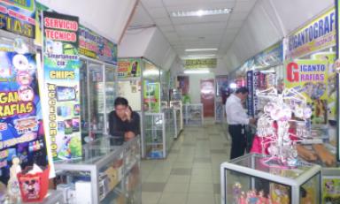 Durante operativo clausuran varios locales comerciales