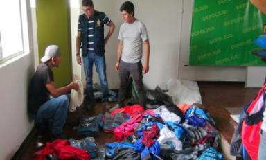 Ropa de contrabando incautada por la Policía en Chiclayo. (Foto RPP)