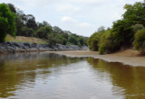 El gobierno regional ha iniciado los trabajos de defensas ribereñas en el río La Leche. (Foto Andina)