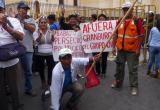 Protesta de trabajadores de Tumán frente al Poder Judicial. (Foto Archivo)