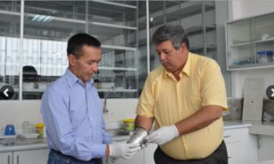 Restauran vasos (aquillas) de plata descubiertas en la región Amazonas